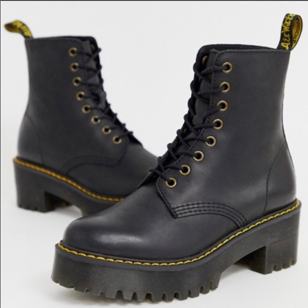 Dr. Marten Shiver Boot